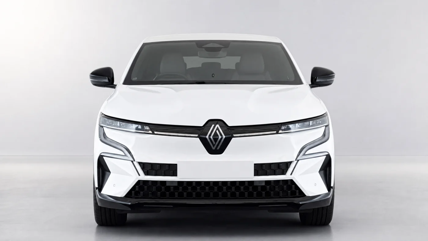 Pearl white Renault Megane E-Tech used lease car